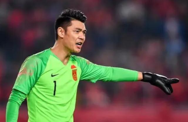 bob官网-曾诚退出国足何人递补？韩佳奇受热捧但未入大名单