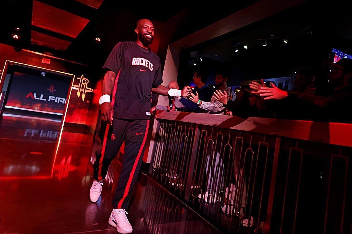 bob平台-老老实实当吉祥物就好了,火箭为什么还要让这位老将出场呢?