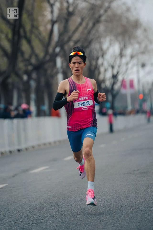 bob官网-这个春天 男子马拉松版图如何重构？|重庆国际马拉松|无锡|贵州|运动员|成绩_新浪体育_新浪新闻
